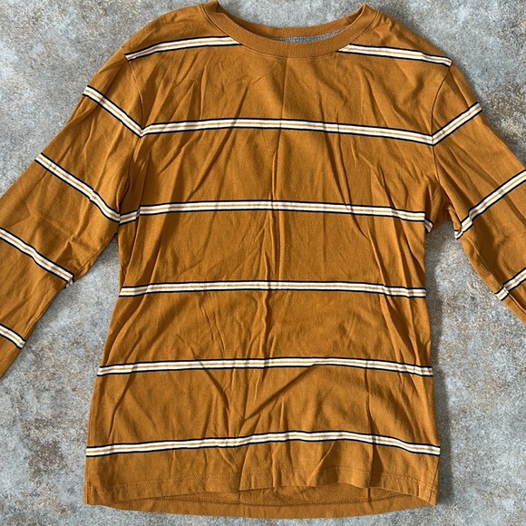 Old Navy Long Sleeve Tee - Picture 2 of 4